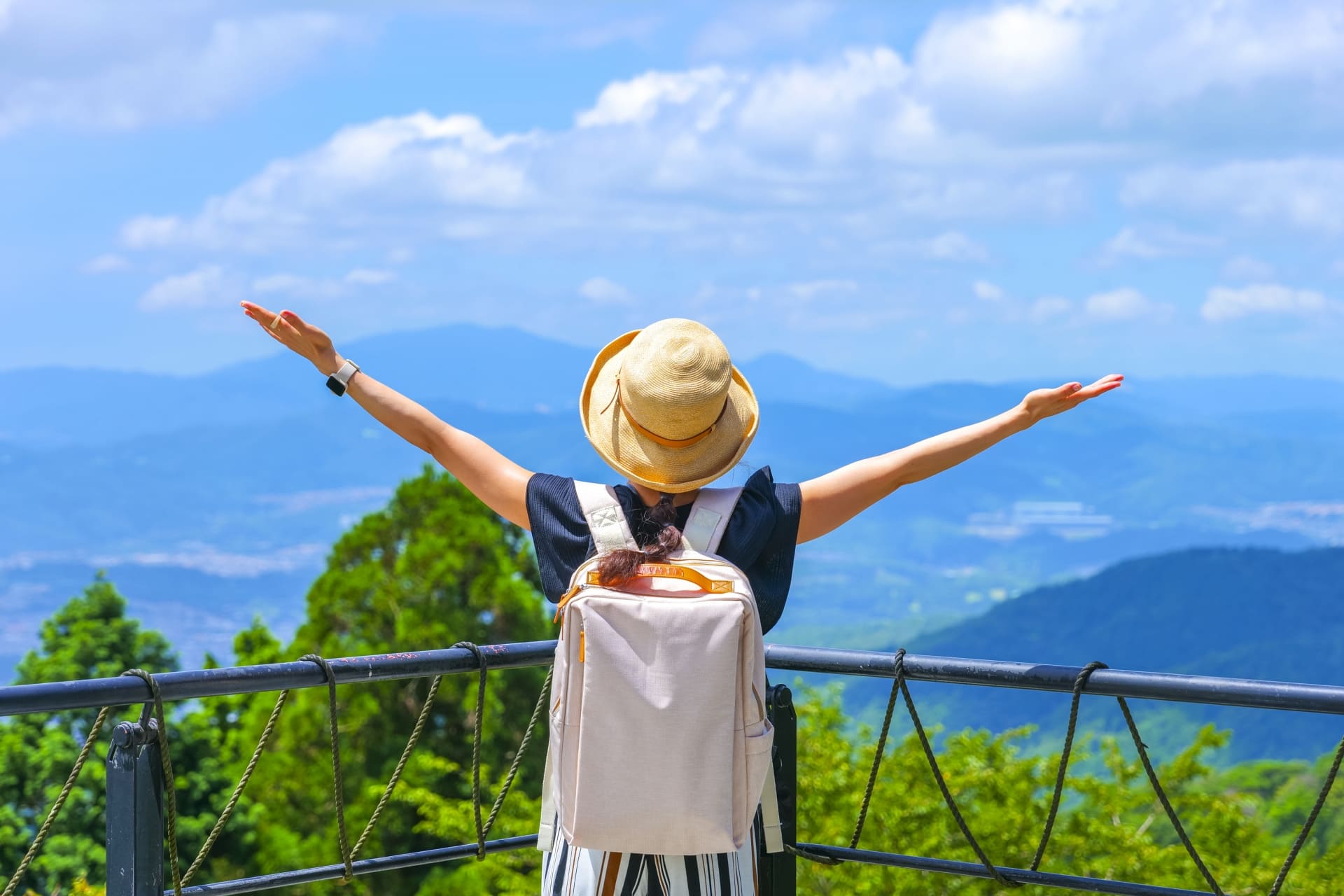 一人旅する女性