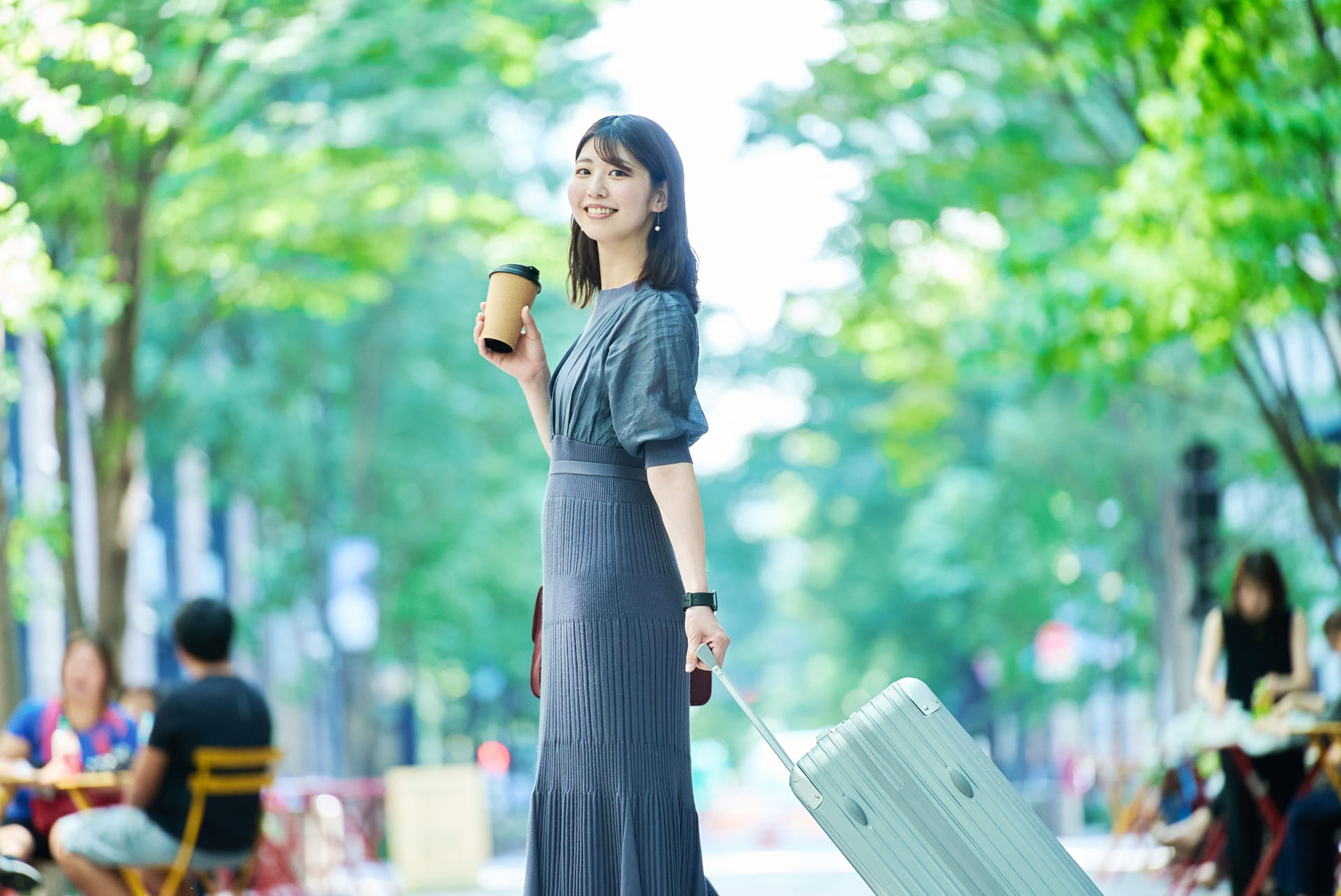 女子一人旅